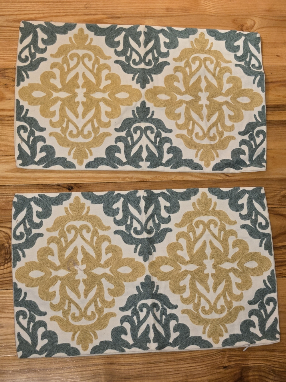 Decorative Damask Pillow Cover Set in Teal & Gold